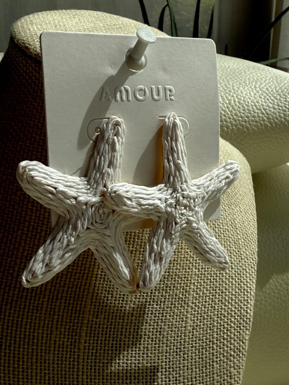 Amour‎ Starfish Woven Statement Earrings - White - Picture 3 of 8